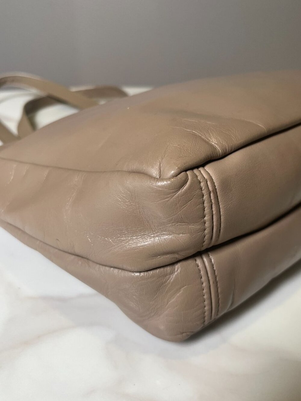 SAS Taupe Leather Vintage Shoulder Bag Made in USA - Picture 10 of 13